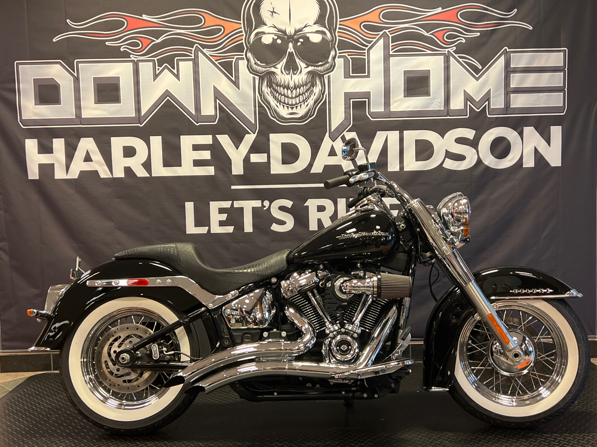 2018 Harley-Davidson Softail® Deluxe 107 in Burlington, North Carolina - Photo 2