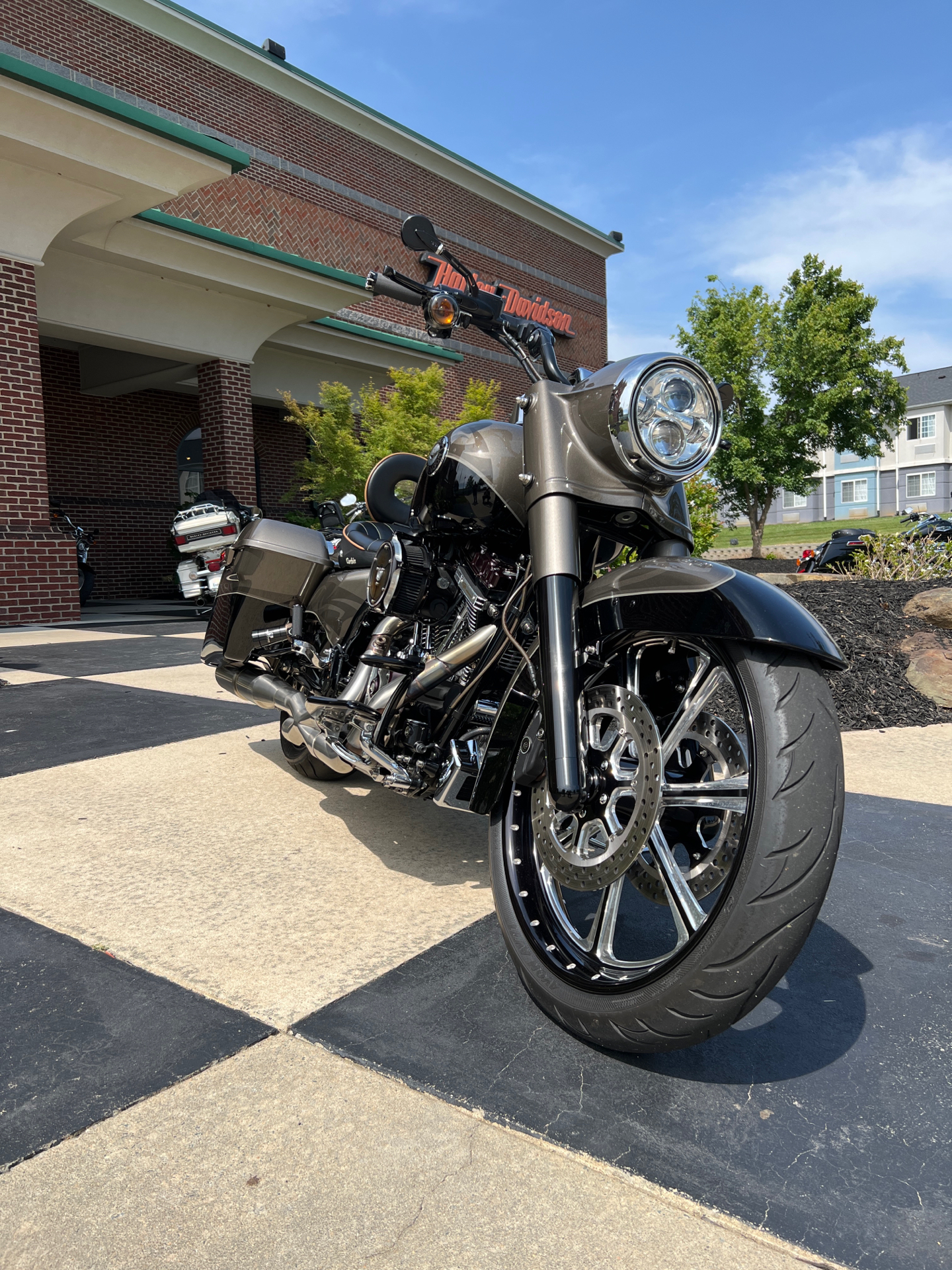 2014 Harley-Davidson CVO™ Road King® in Burlington, North Carolina - Photo 2