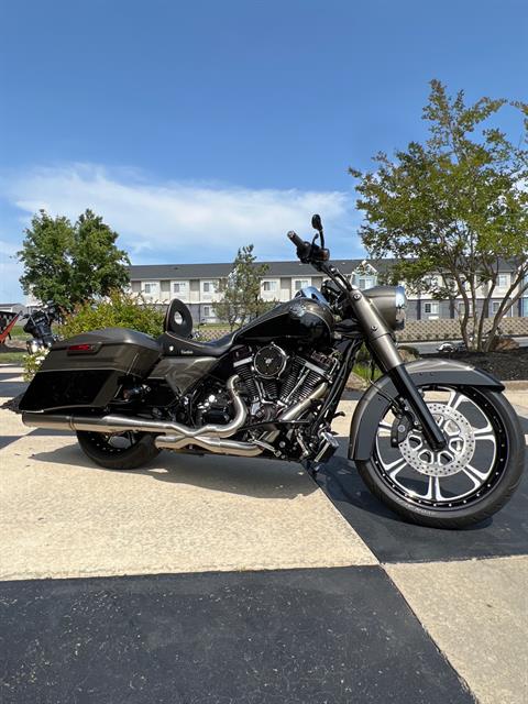 2014 Harley-Davidson CVO™ Road King® in Burlington, North Carolina - Photo 3