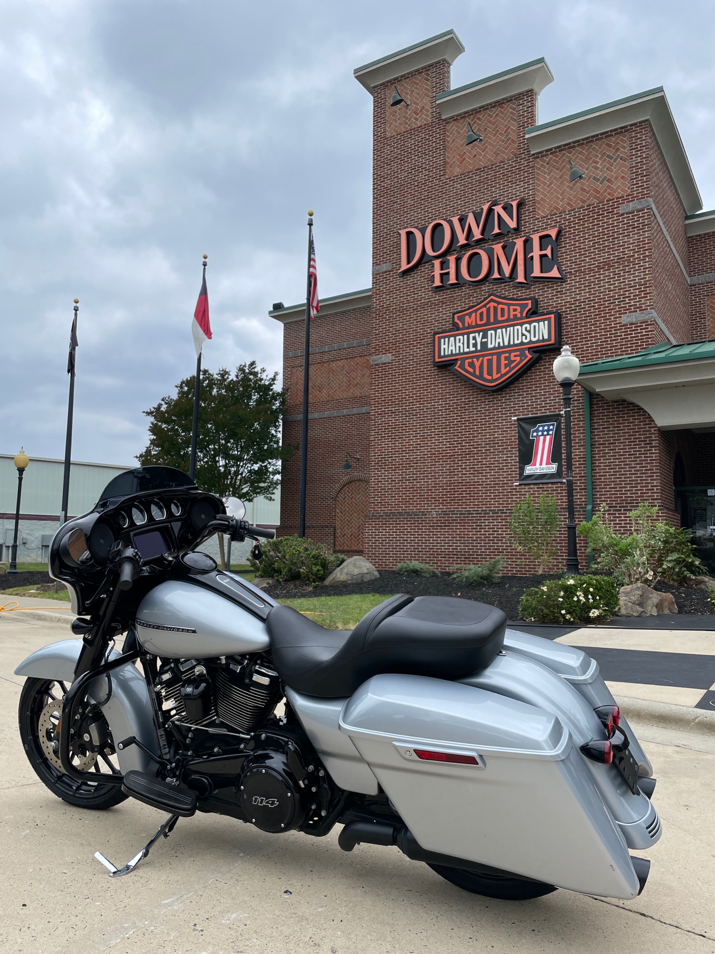2019 Harley-Davidson Street Glide® Special in Burlington, North Carolina - Photo 1