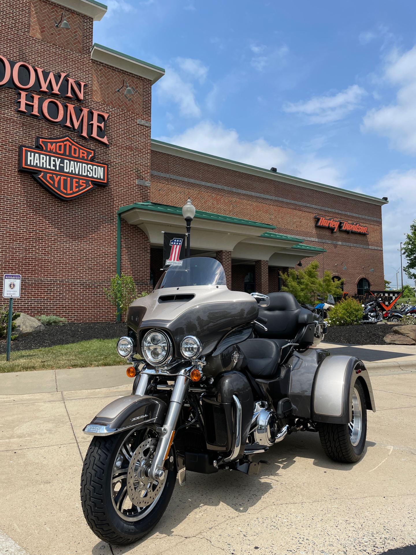 2023 Harley-Davidson Tri Glide® Ultra in Burlington, North Carolina - Photo 2