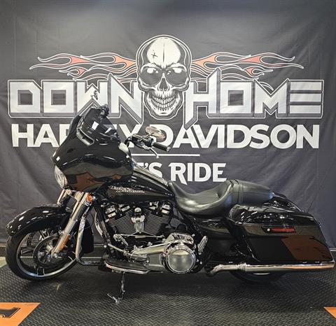 2019 Harley-Davidson STREET GLIDE in Burlington, North Carolina - Photo 2