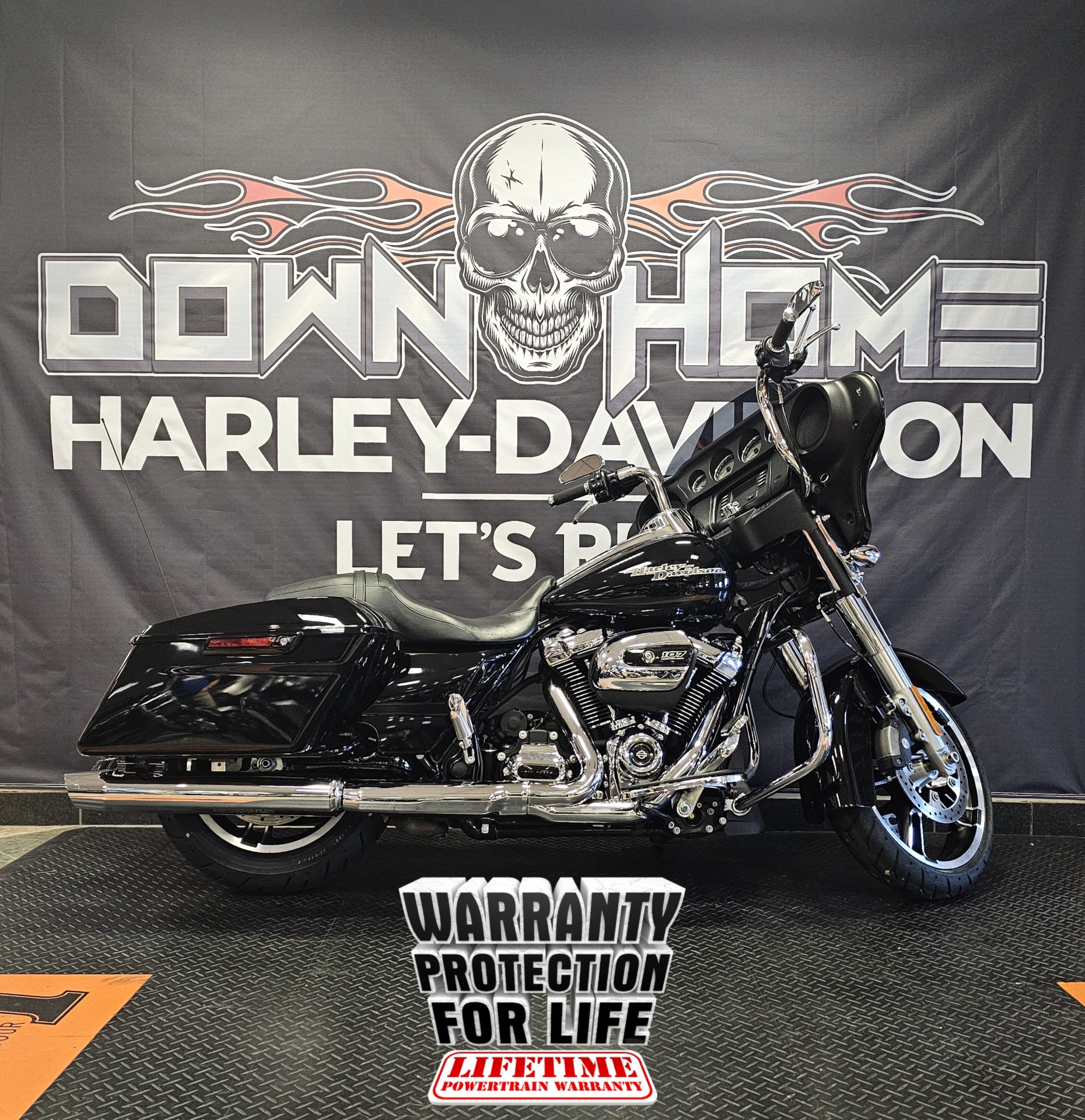 2019 Harley-Davidson STREET GLIDE in Burlington, North Carolina - Photo 1