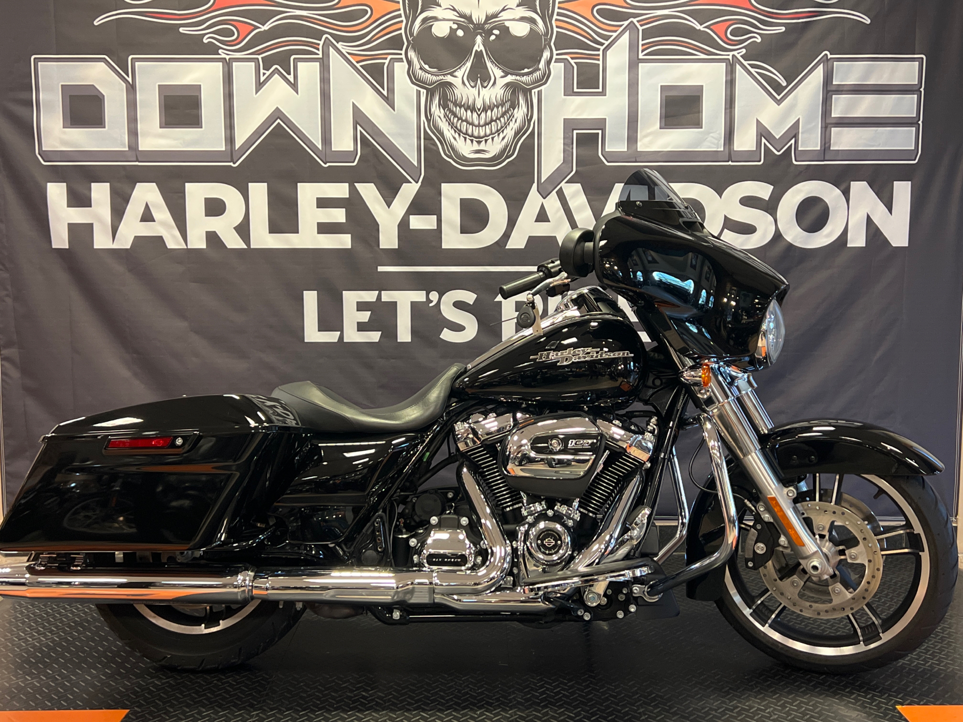 2019 Harley-Davidson Street Glide® in Burlington, North Carolina - Photo 2