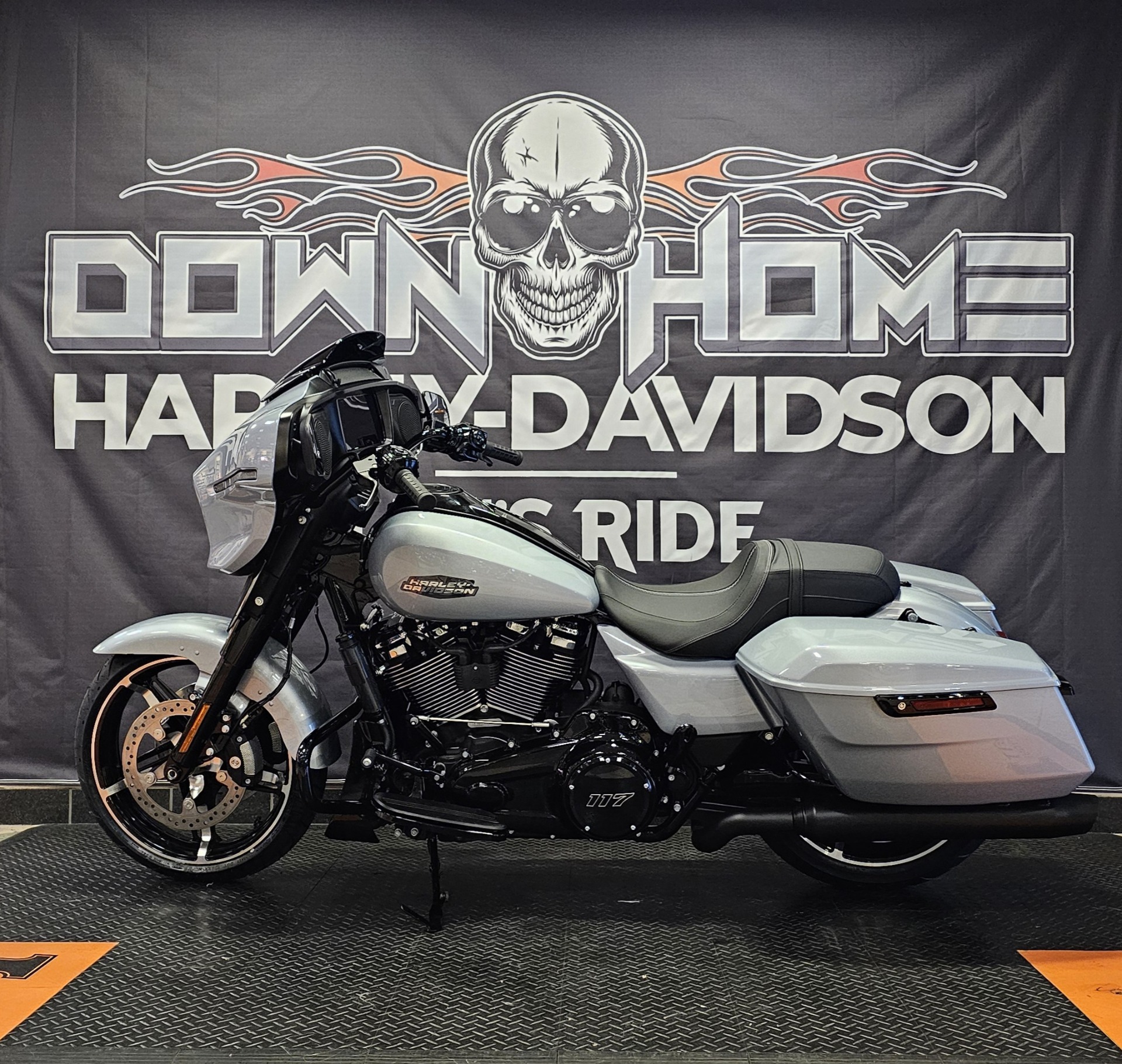 2024 Harley-Davidson Street Glide® in Burlington, North Carolina - Photo 2