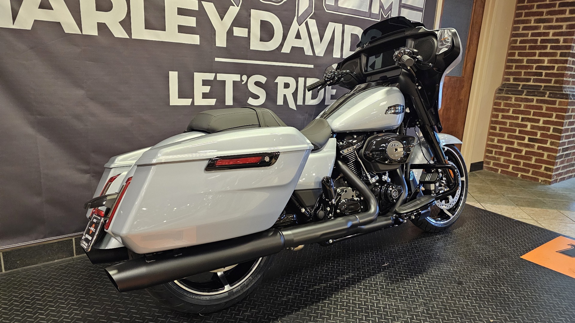 2024 Harley-Davidson Street Glide® in Burlington, North Carolina - Photo 4