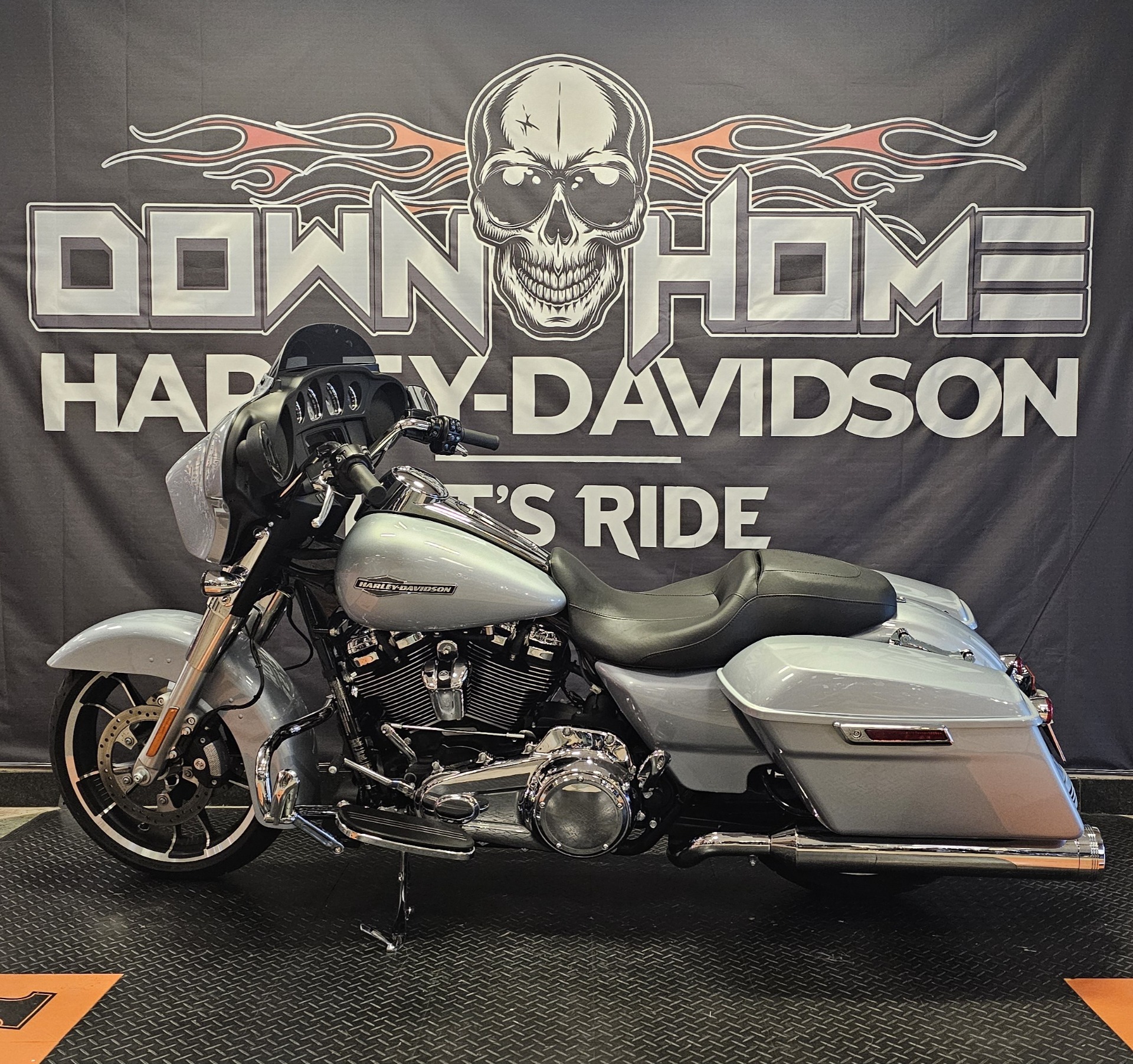 2023 Harley-Davidson Street Glide® in Burlington, North Carolina - Photo 2