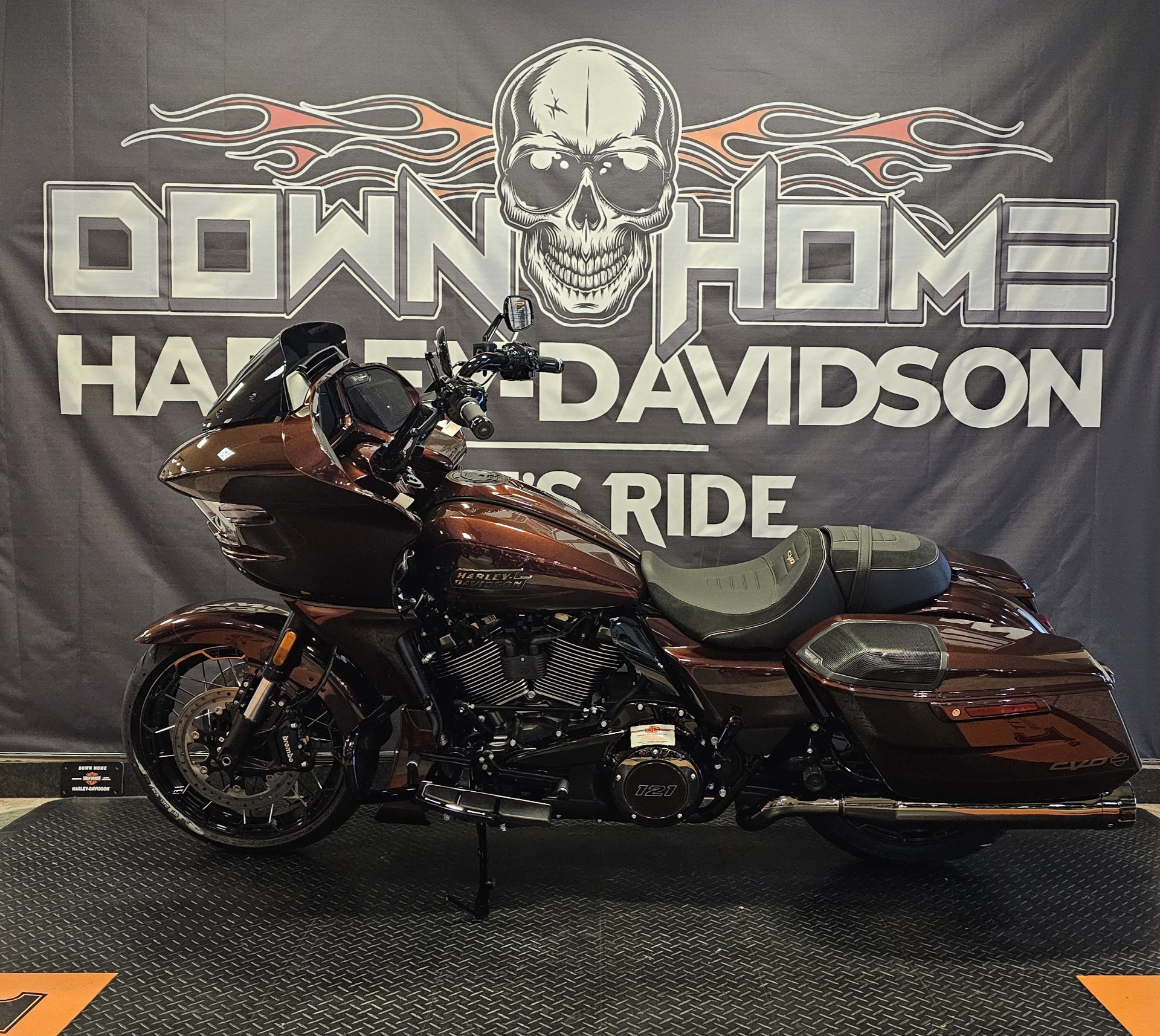 2024 Harley-Davidson CVO™ Road Glide® in Burlington, North Carolina - Photo 2