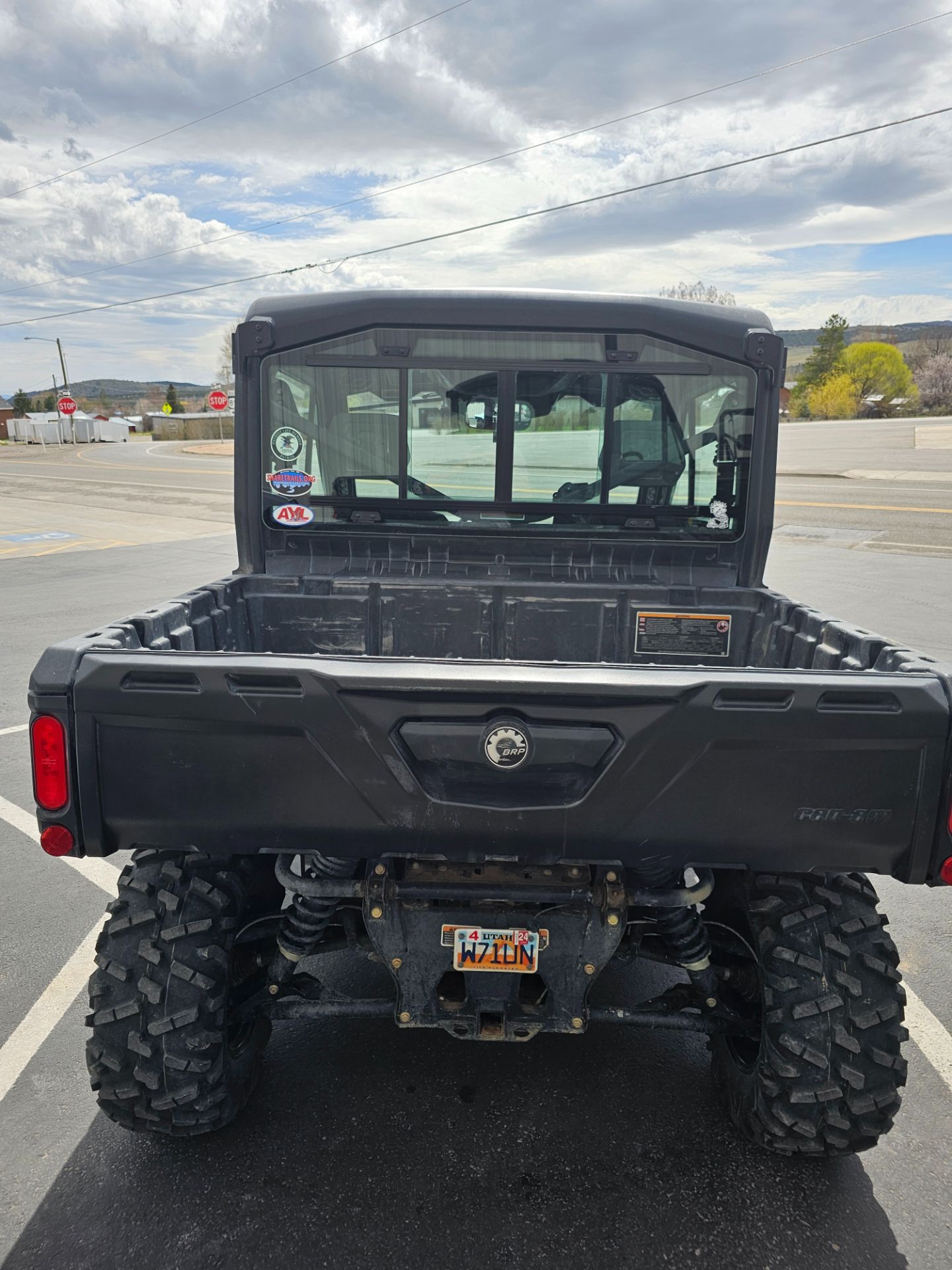 2019 Can-Am Defender XT CAB HD10 in Fairview, Utah - Photo 3
