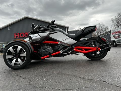 2015 Can-Am Spyder® F3 SE6 in Crystal Lake, Illinois - Photo 2