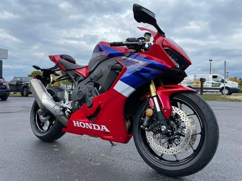 2022 Honda CBR1000RR ABS in Crystal Lake, Illinois - Photo 4
