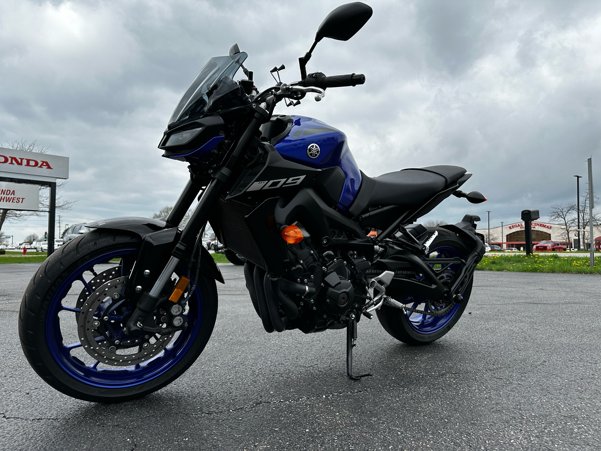 2019 Yamaha MT-09 in Crystal Lake, Illinois - Photo 3
