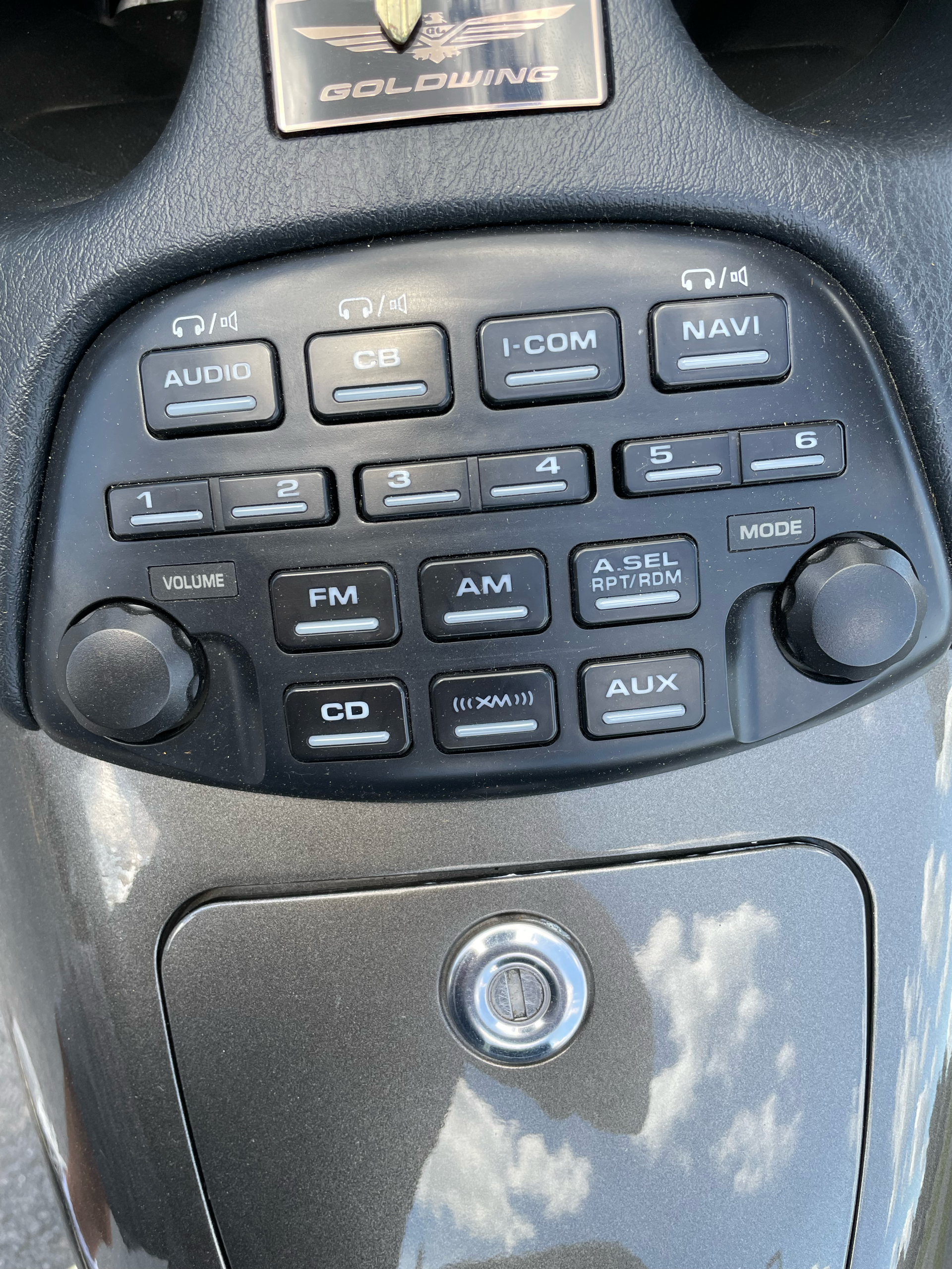 2009 Honda Gold Wing® Audio Comfort Navi XM in Crystal Lake, Illinois - Photo 12