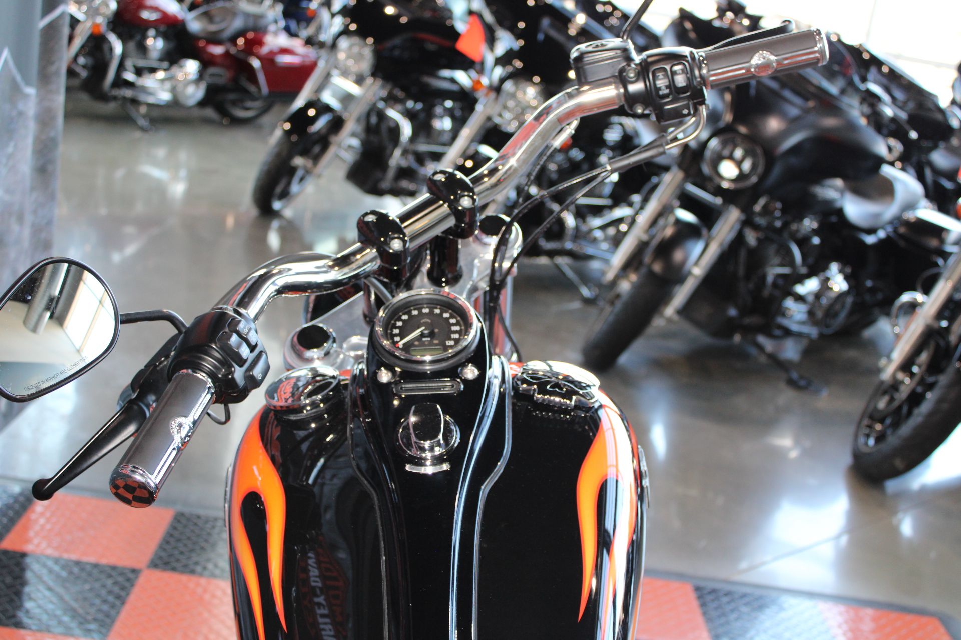 2012 Harley-Davidson Dyna® Wide Glide® in Shorewood, Illinois - Photo 12