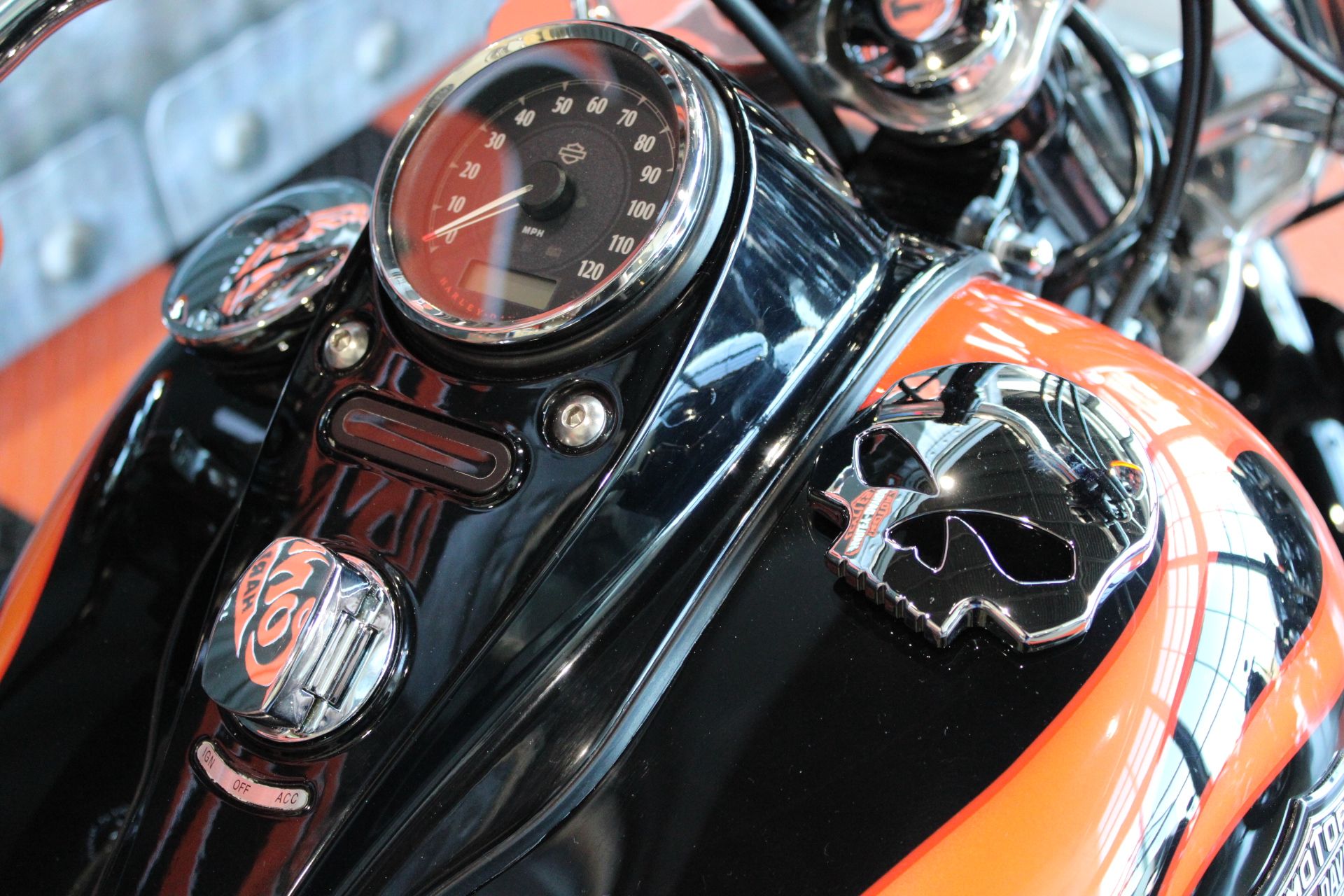 2012 Harley-Davidson Dyna® Wide Glide® in Shorewood, Illinois - Photo 11