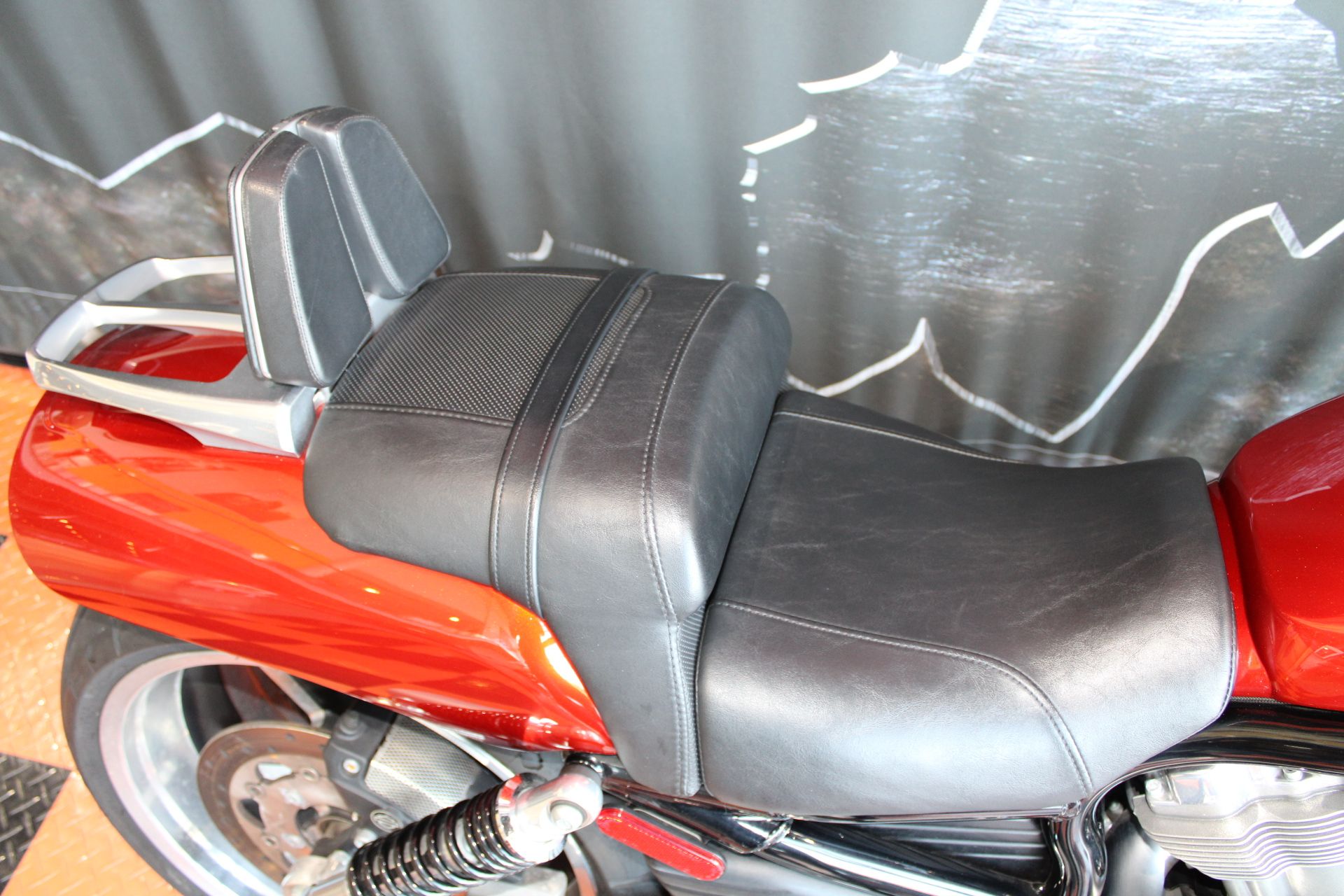 2013 Harley-Davidson V-Rod Muscle® in Shorewood, Illinois - Photo 8
