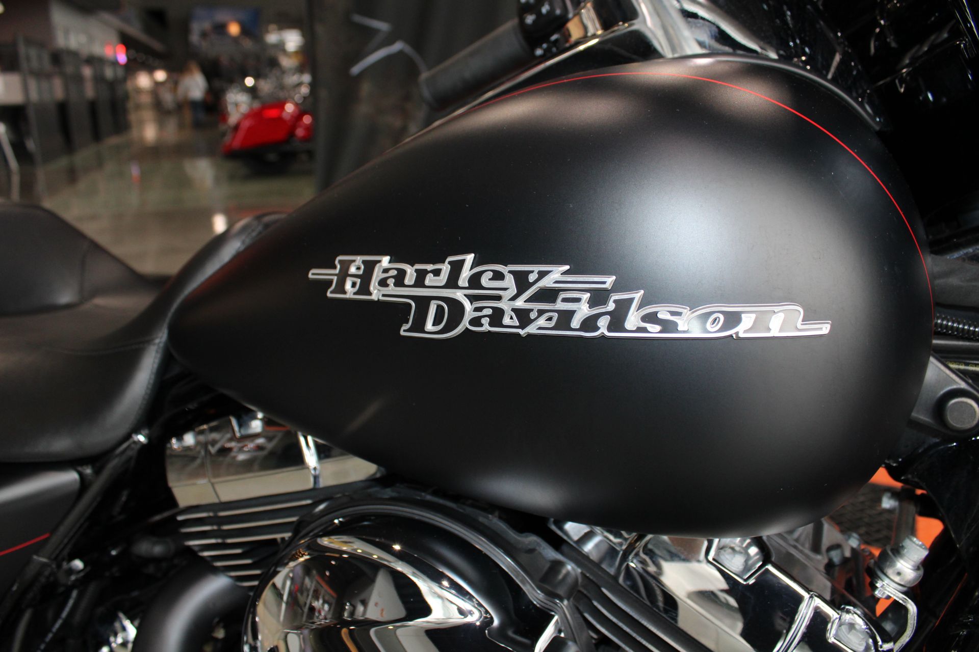 2014 Harley-Davidson Street Glide® Special in Shorewood, Illinois - Photo 4