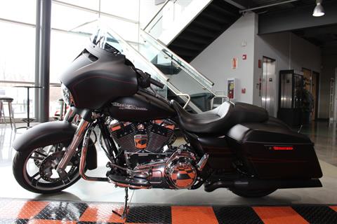 2014 Harley-Davidson Street Glide® Special in Shorewood, Illinois - Photo 15