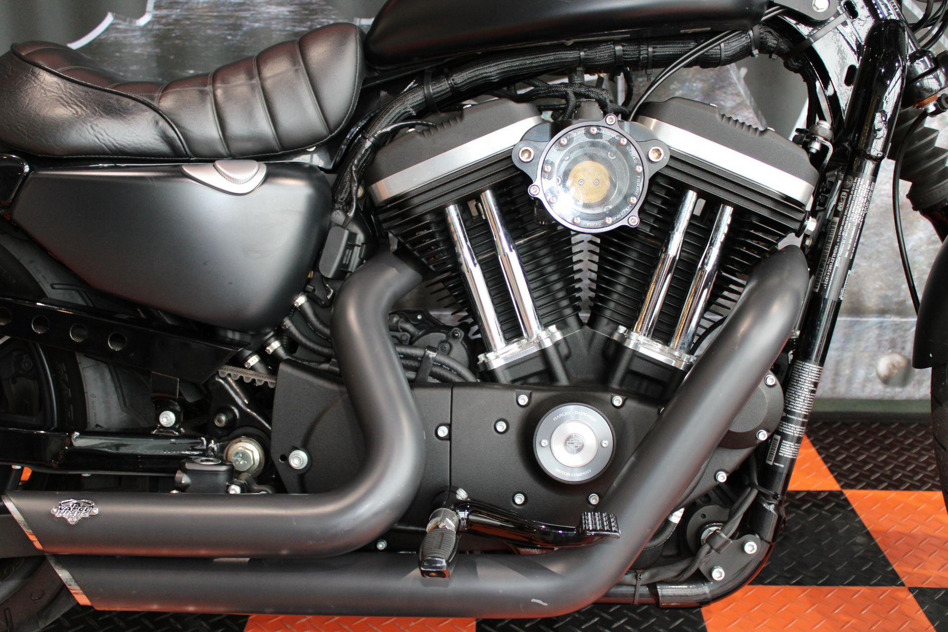 2019 Harley-Davidson Iron 883™ in Shorewood, Illinois - Photo 6