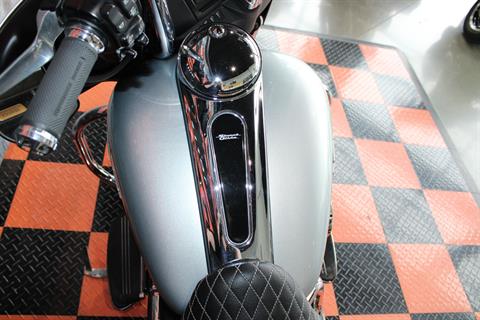 2014 Harley-Davidson Street Glide® in Shorewood, Illinois - Photo 10