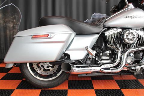 2014 Harley-Davidson Street Glide® in Shorewood, Illinois - Photo 15