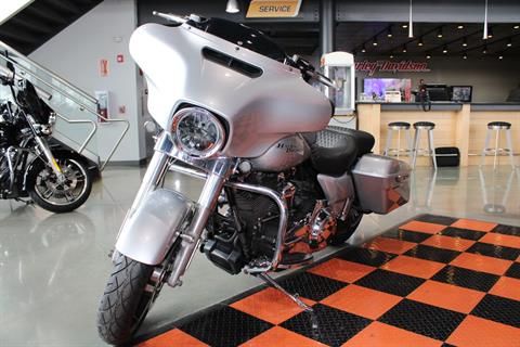 2014 Harley-Davidson Street Glide® in Shorewood, Illinois - Photo 21