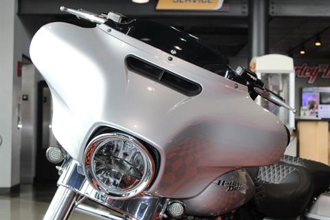 2014 Harley-Davidson Street Glide® in Shorewood, Illinois - Photo 22