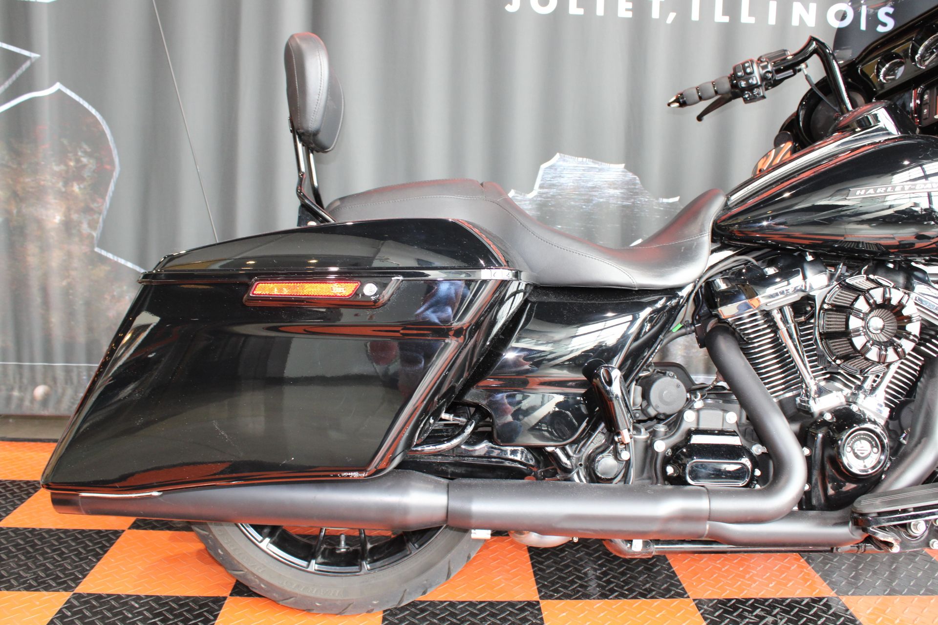 2018 Harley-Davidson Street Glide® Special in Shorewood, Illinois - Photo 15