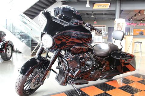 2018 Harley-Davidson Street Glide® Special in Shorewood, Illinois - Photo 22