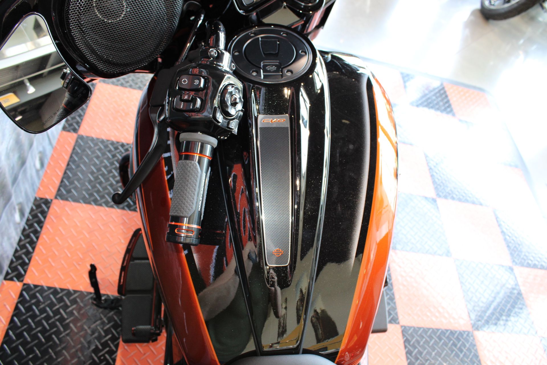2023 Harley-Davidson CVO™ Street Glide® in Shorewood, Illinois - Photo 10