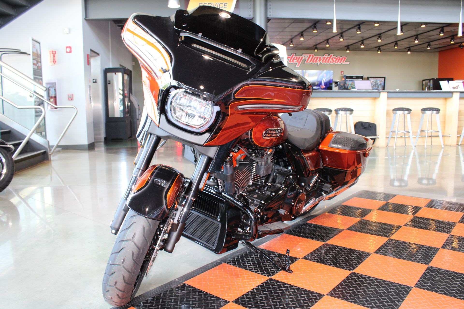 2023 Harley-Davidson CVO™ Street Glide® in Shorewood, Illinois - Photo 21