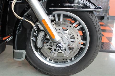 2015 Harley-Davidson Tri Glide® Ultra in Shorewood, Illinois - Photo 3