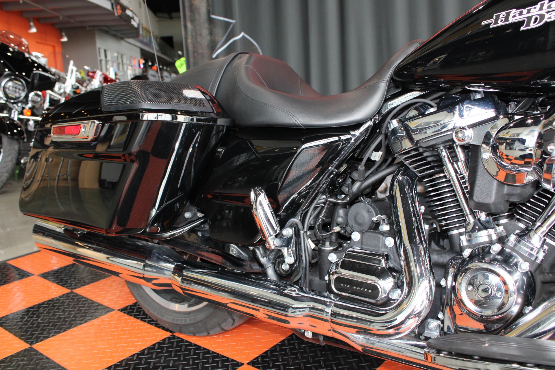 2020 Harley-Davidson Street Glide® in Shorewood, Illinois - Photo 8