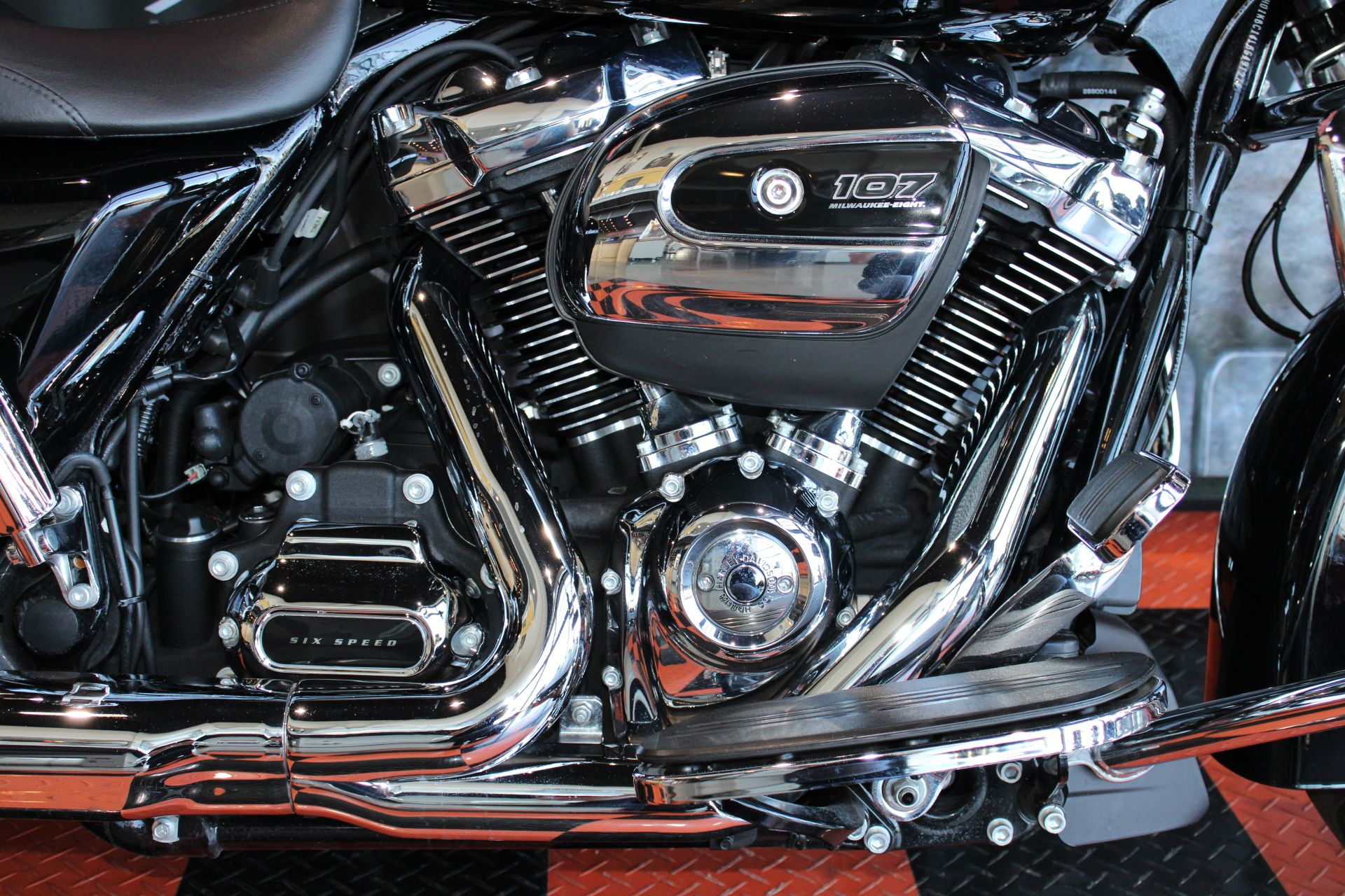 2020 Harley-Davidson Street Glide® in Shorewood, Illinois - Photo 6