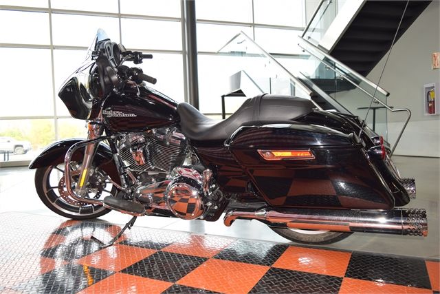 2020 Harley-Davidson Street Glide® in Shorewood, Illinois - Photo 7
