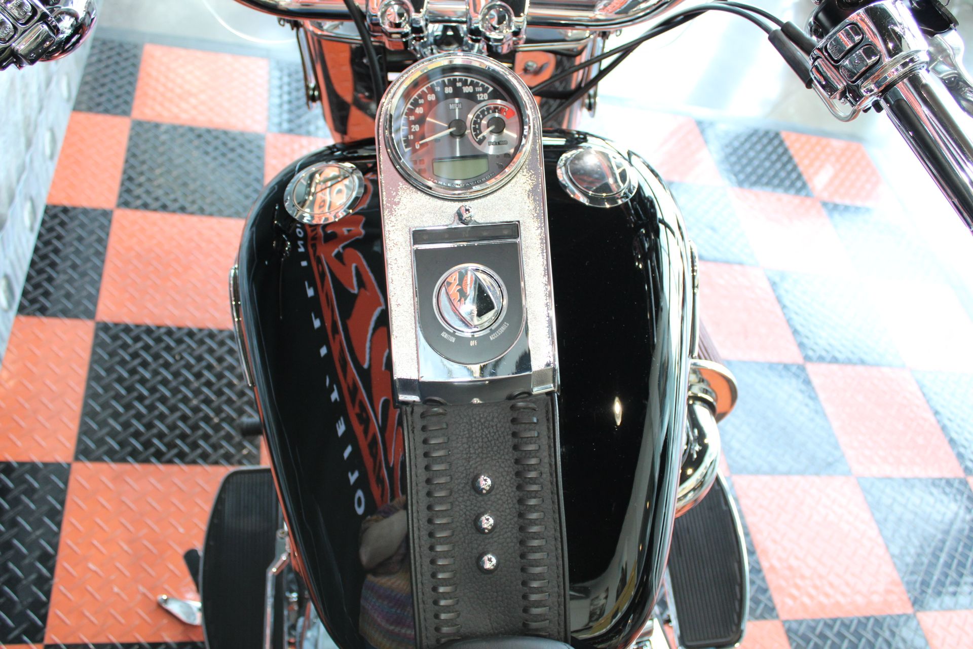 2011 Harley-Davidson Softail® Fat Boy® in Shorewood, Illinois - Photo 10