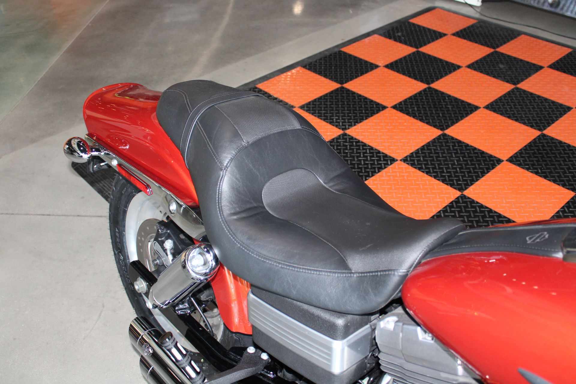 2011 Harley-Davidson Dyna® Fat Bob® in Shorewood, Illinois - Photo 7