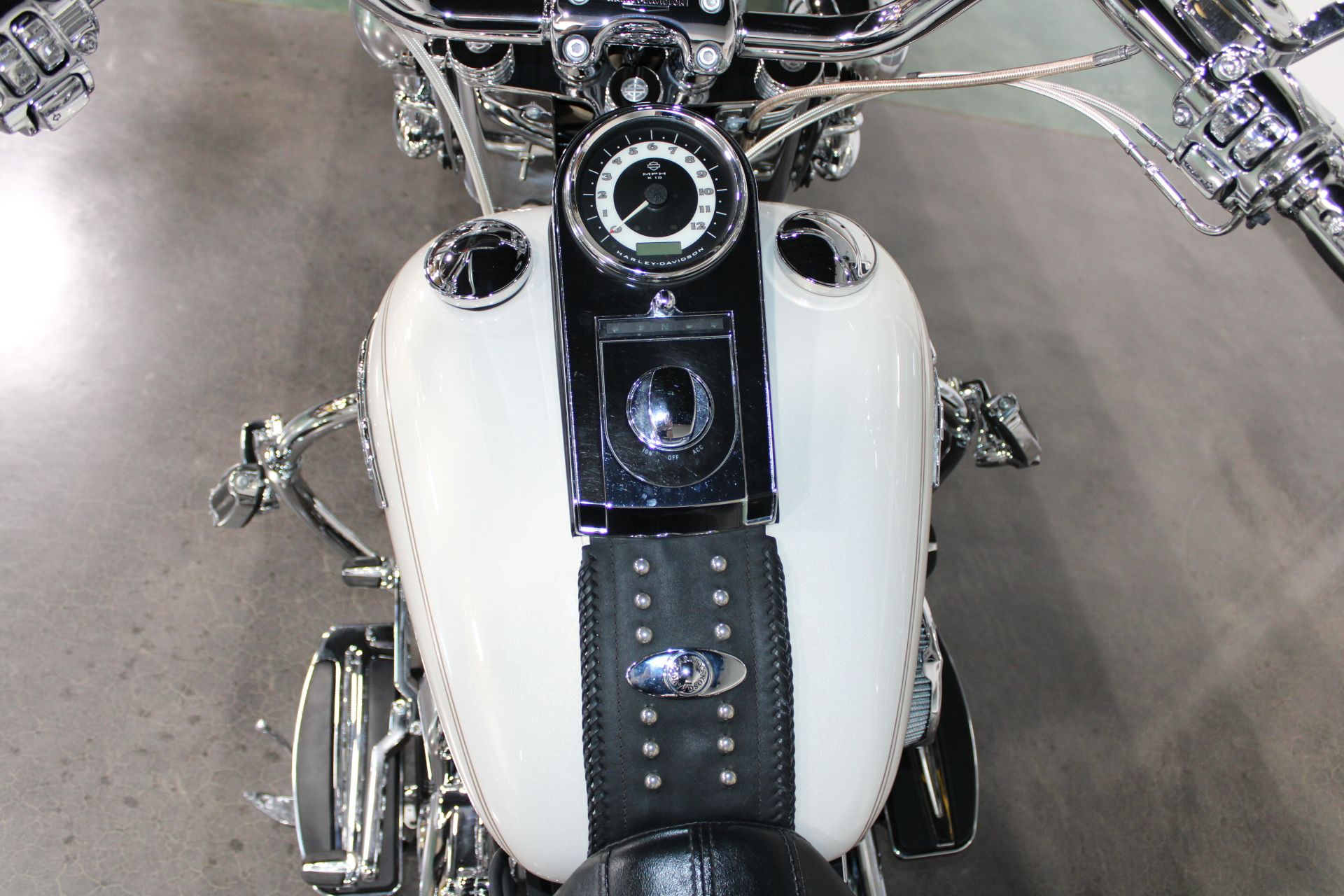2014 Harley-Davidson Softail® Deluxe in Shorewood, Illinois - Photo 10