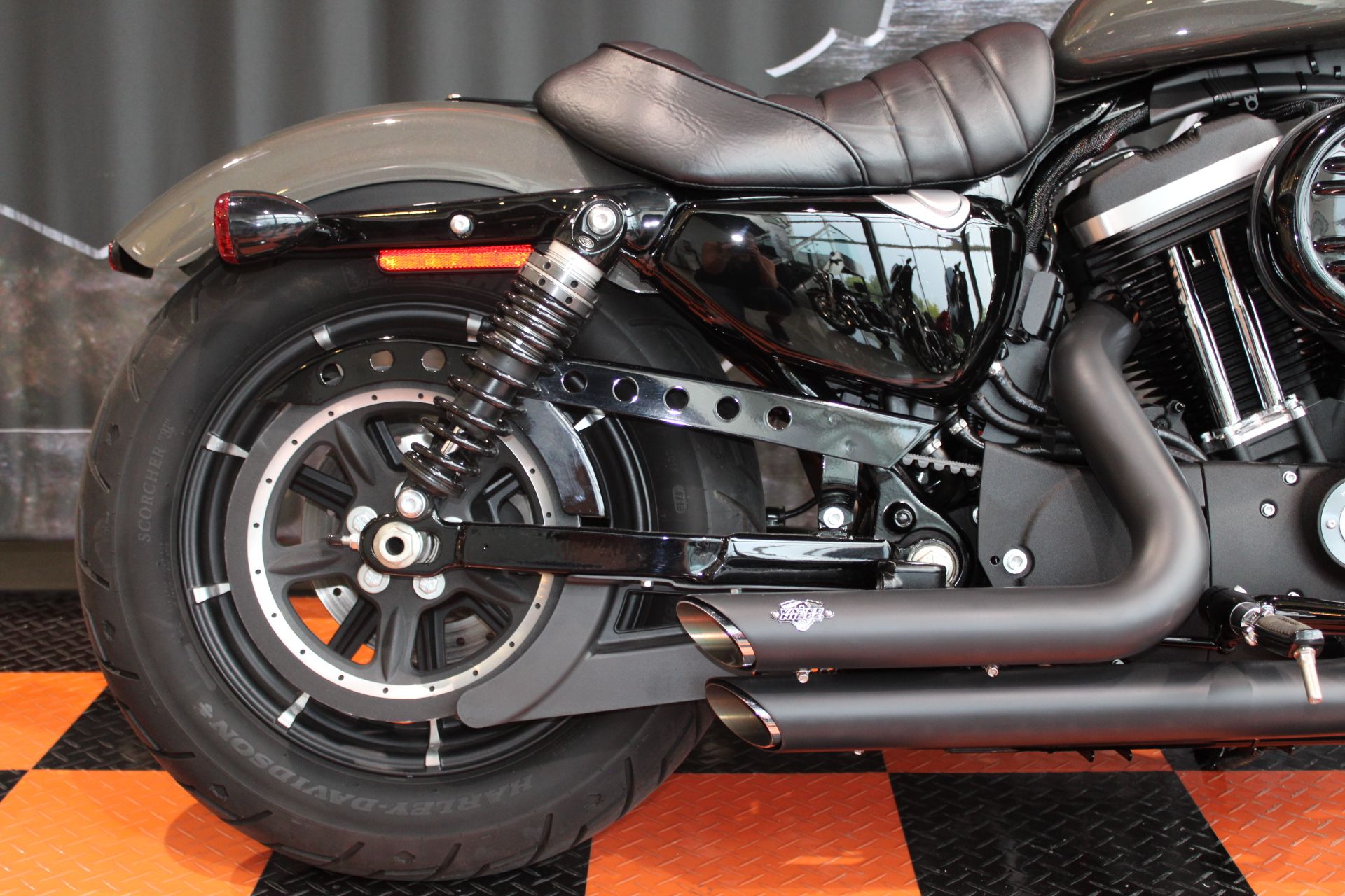 2019 Harley-Davidson Iron 883™ in Shorewood, Illinois - Photo 16