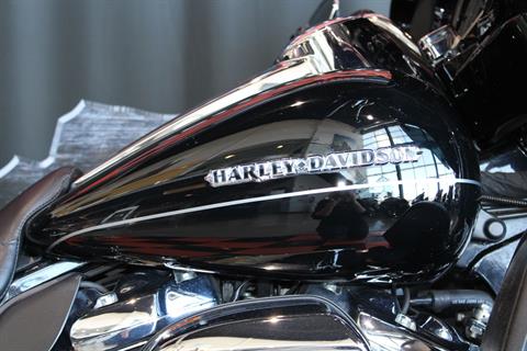 2017 Harley-Davidson Ultra Limited in Shorewood, Illinois - Photo 6