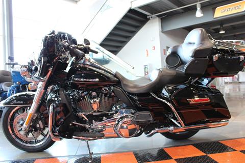 2017 Harley-Davidson Ultra Limited in Shorewood, Illinois - Photo 23