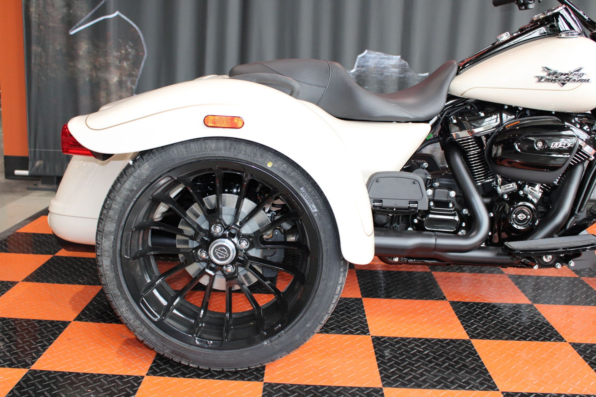 2023 Harley-Davidson Freewheeler® in Shorewood, Illinois - Photo 14