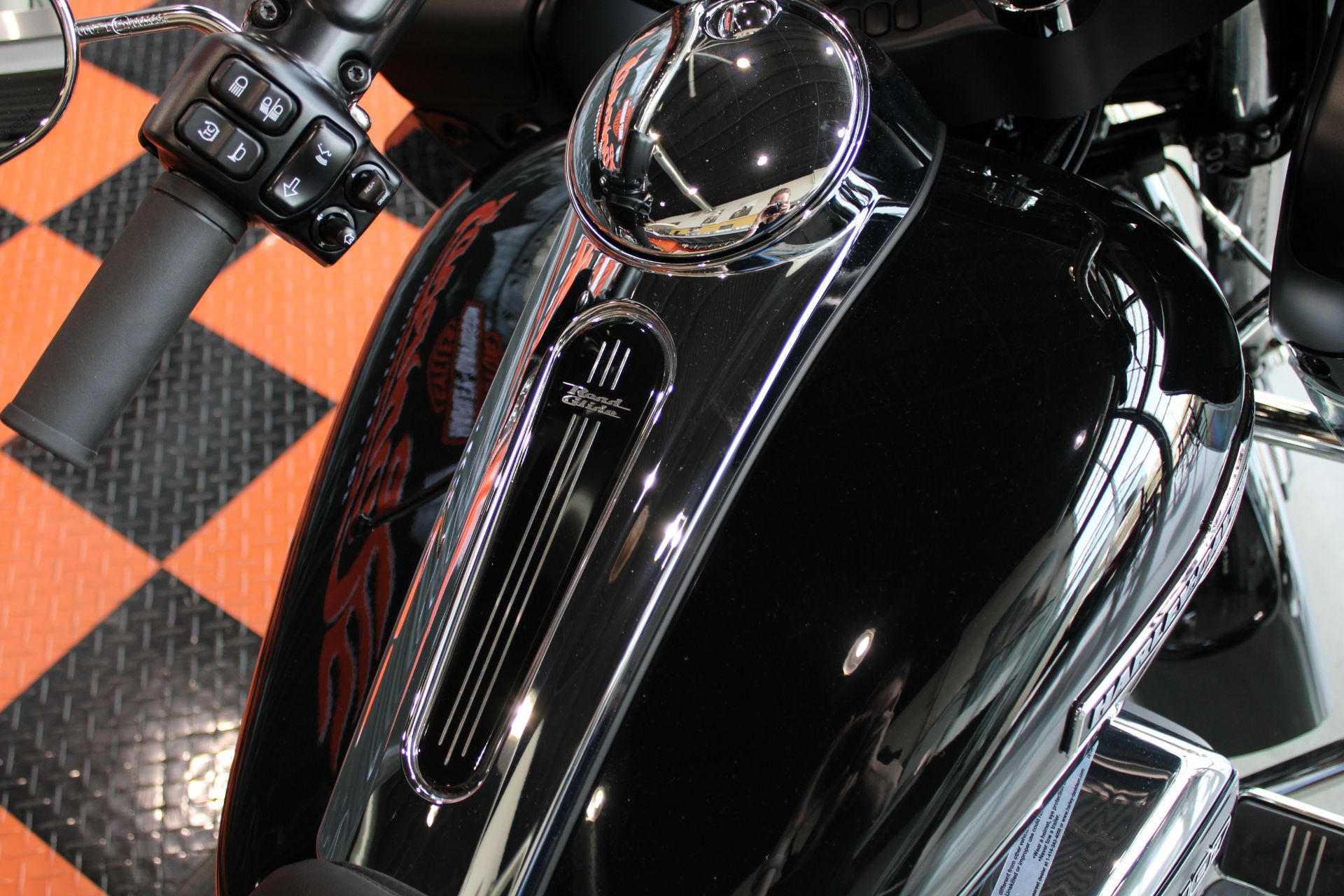 2022 Harley-Davidson Road Glide® in Shorewood, Illinois - Photo 8