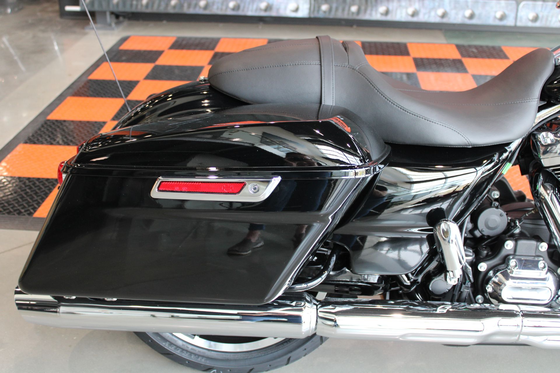 2022 Harley-Davidson Road Glide® in Shorewood, Illinois - Photo 13