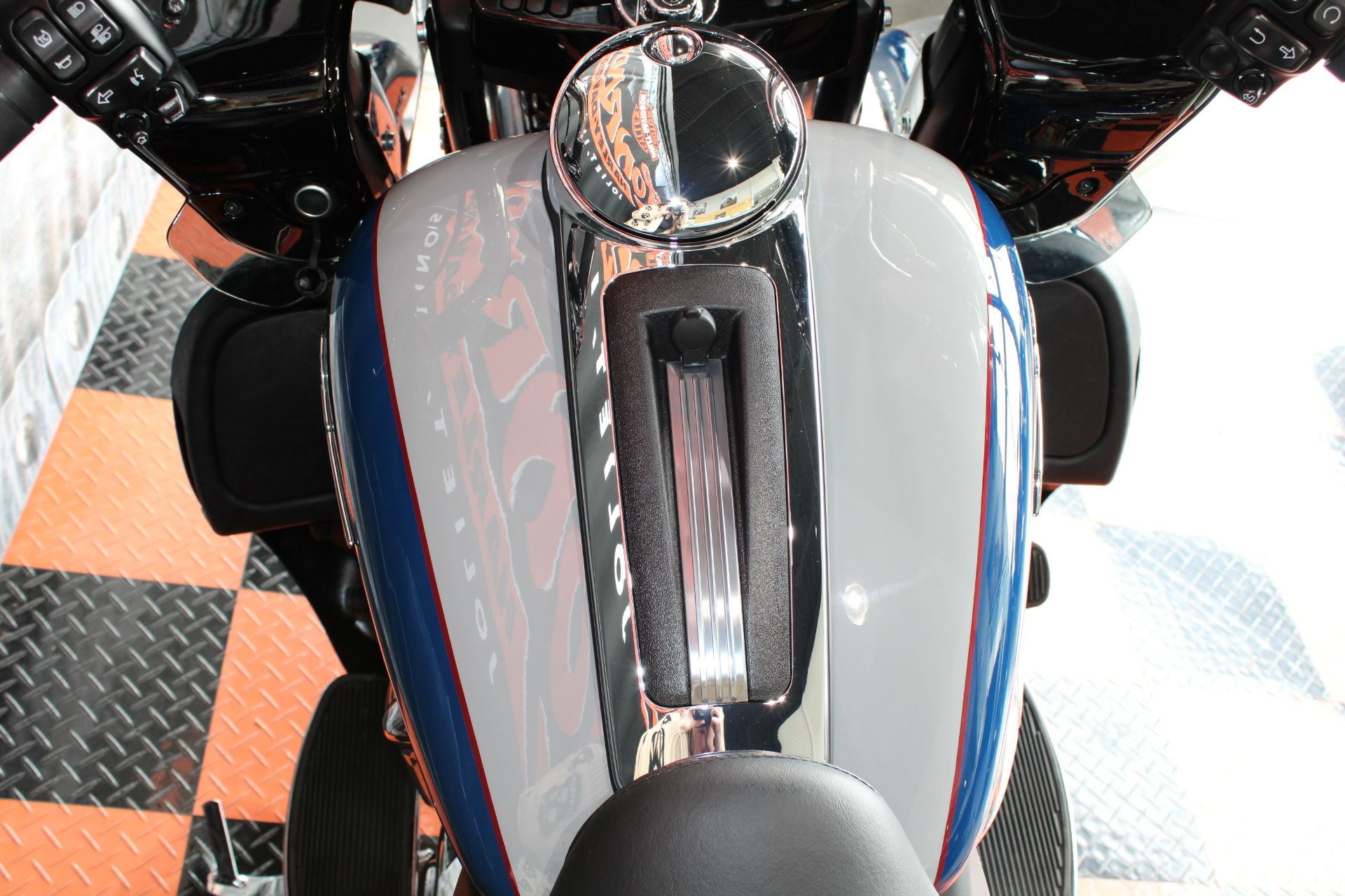 2023 Harley-Davidson Road Glide® Limited in Shorewood, Illinois - Photo 12