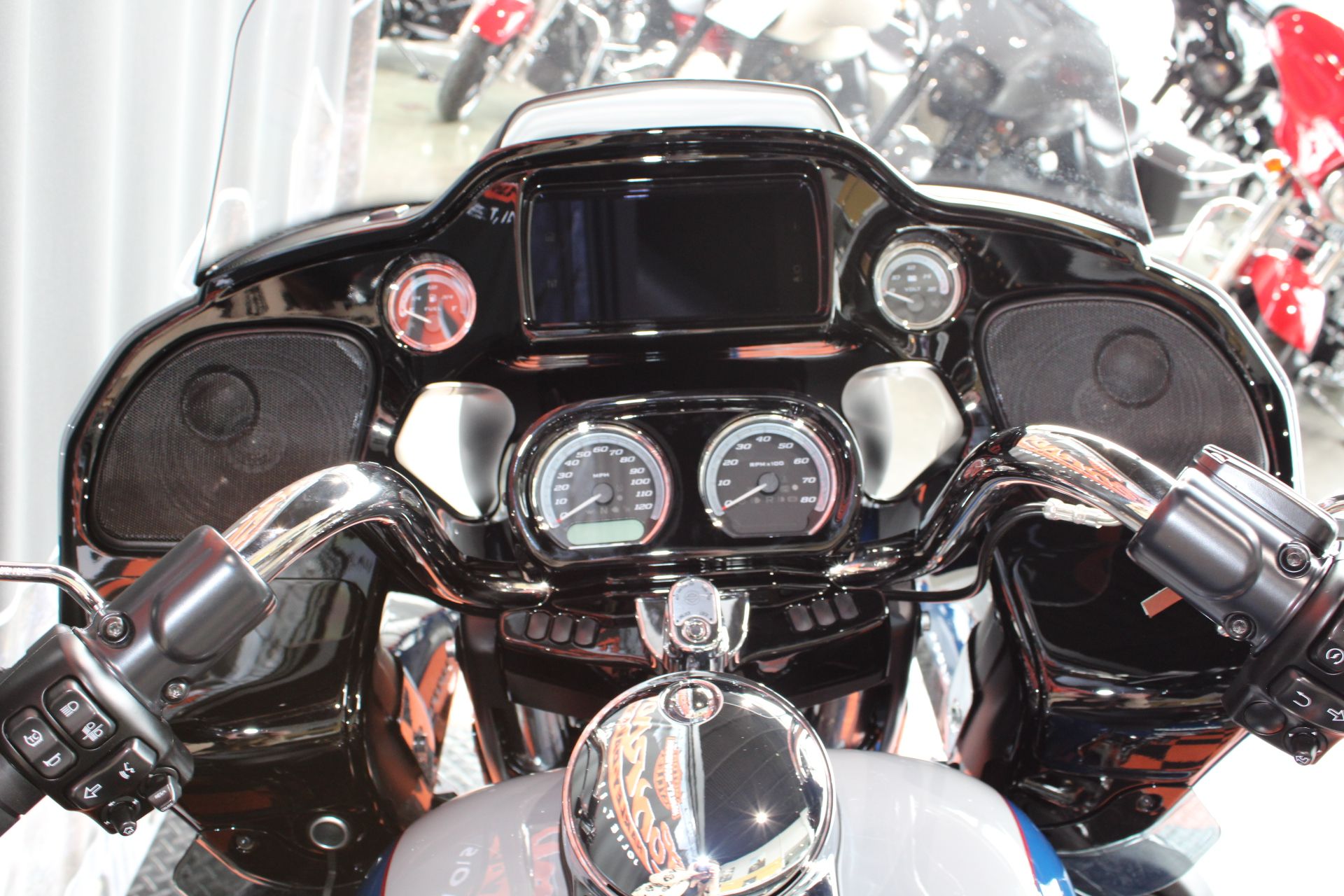 2023 Harley-Davidson Road Glide® Limited in Shorewood, Illinois - Photo 13