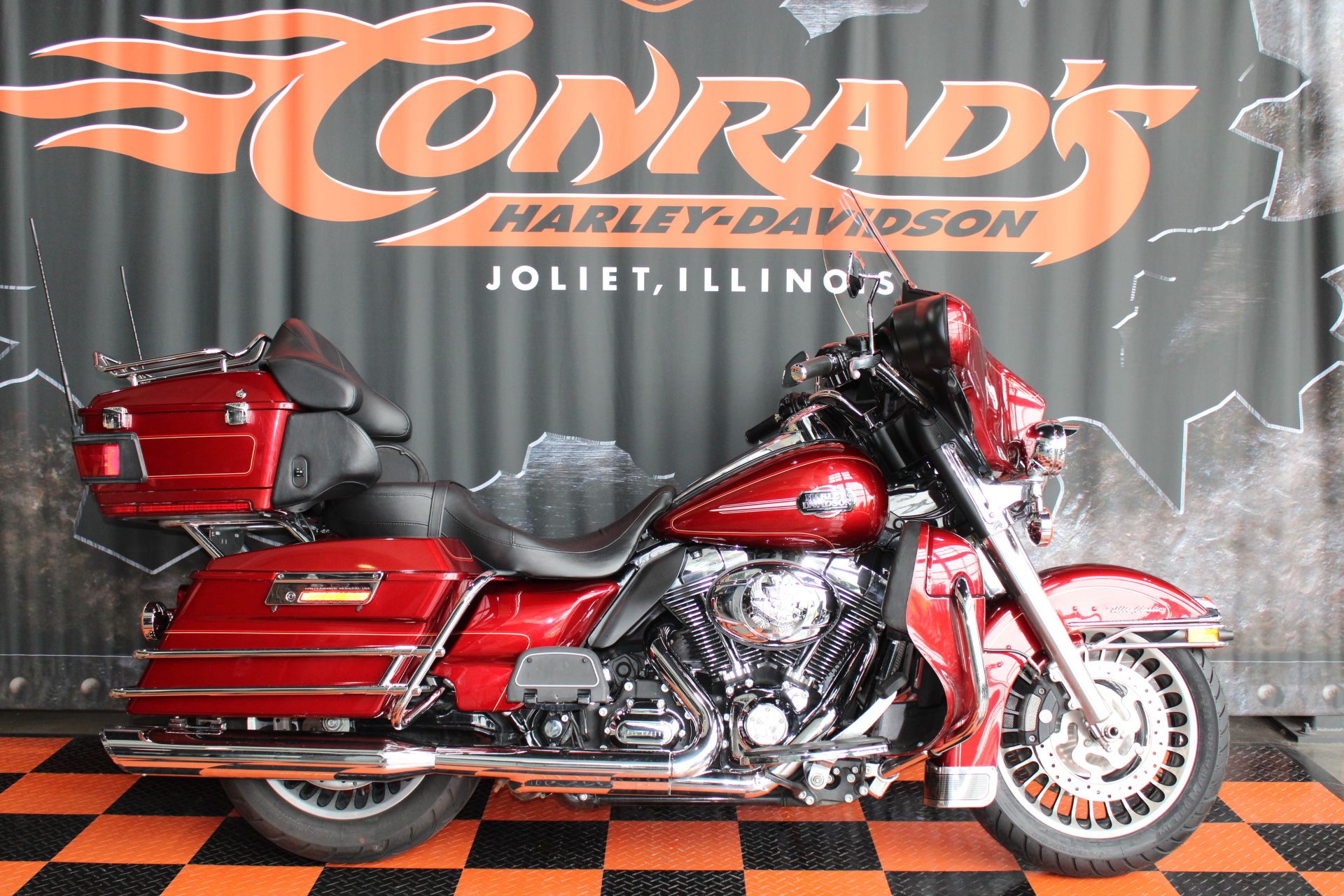 2010 Harley-Davidson Ultra Classic® Electra Glide® in Shorewood, Illinois - Photo 1