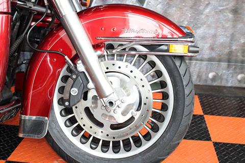 2010 Harley-Davidson Ultra Classic® Electra Glide® in Shorewood, Illinois - Photo 4