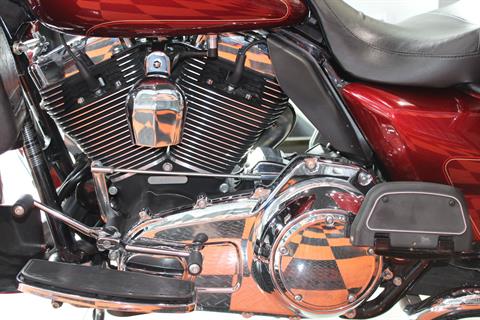 2010 Harley-Davidson Ultra Classic® Electra Glide® in Shorewood, Illinois - Photo 23