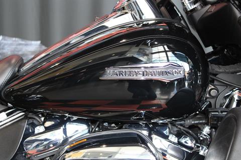 2019 Harley-Davidson Tri Glide® Ultra in Shorewood, Illinois - Photo 6